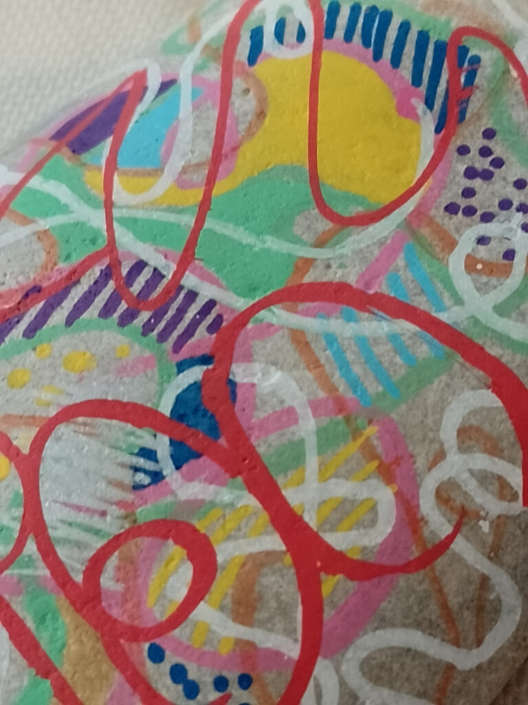 Medium créatif sur pierre en art-thérapie